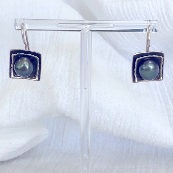Silpada Sterling Silver Hammered Square Black Pearl Earrings Retired - Picture 2 of 10